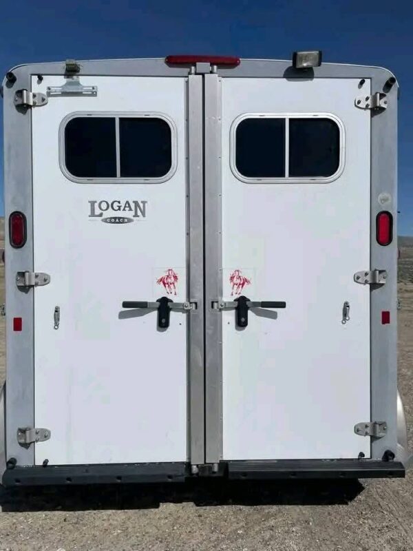 Logan Coach Horse Trailers