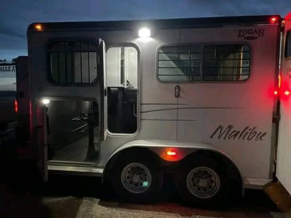 Logan Coach Horse Trailers