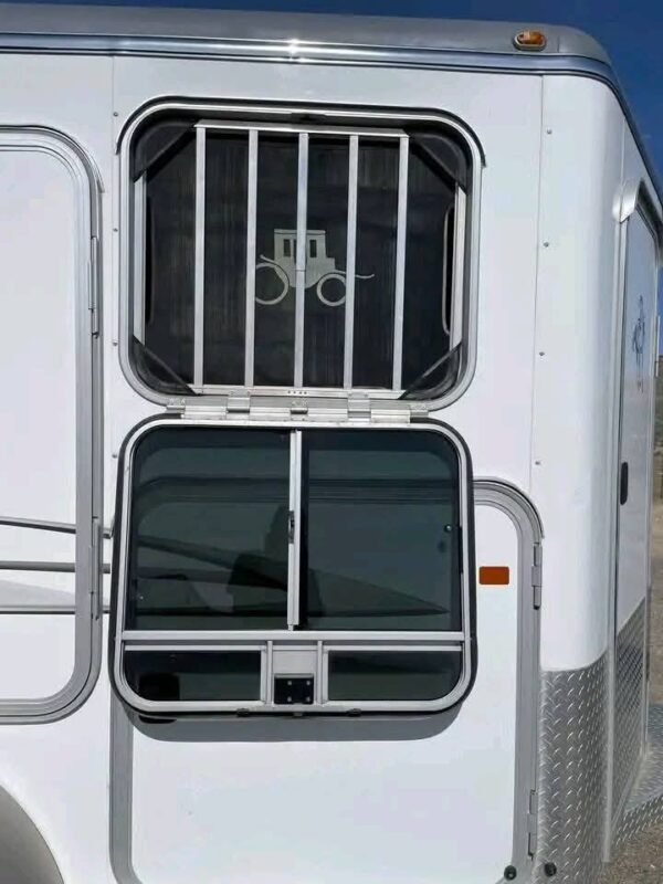 Logan Coach Horse Trailers