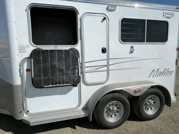 Logan Coach Horse Trailers