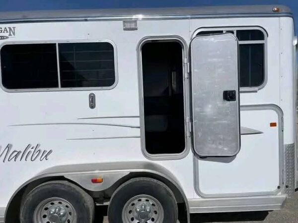 Logan Coach Horse Trailers