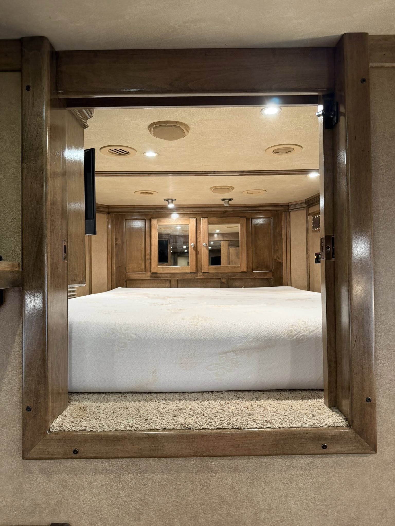 Used Cimarron Horse Trailers for Sale 1