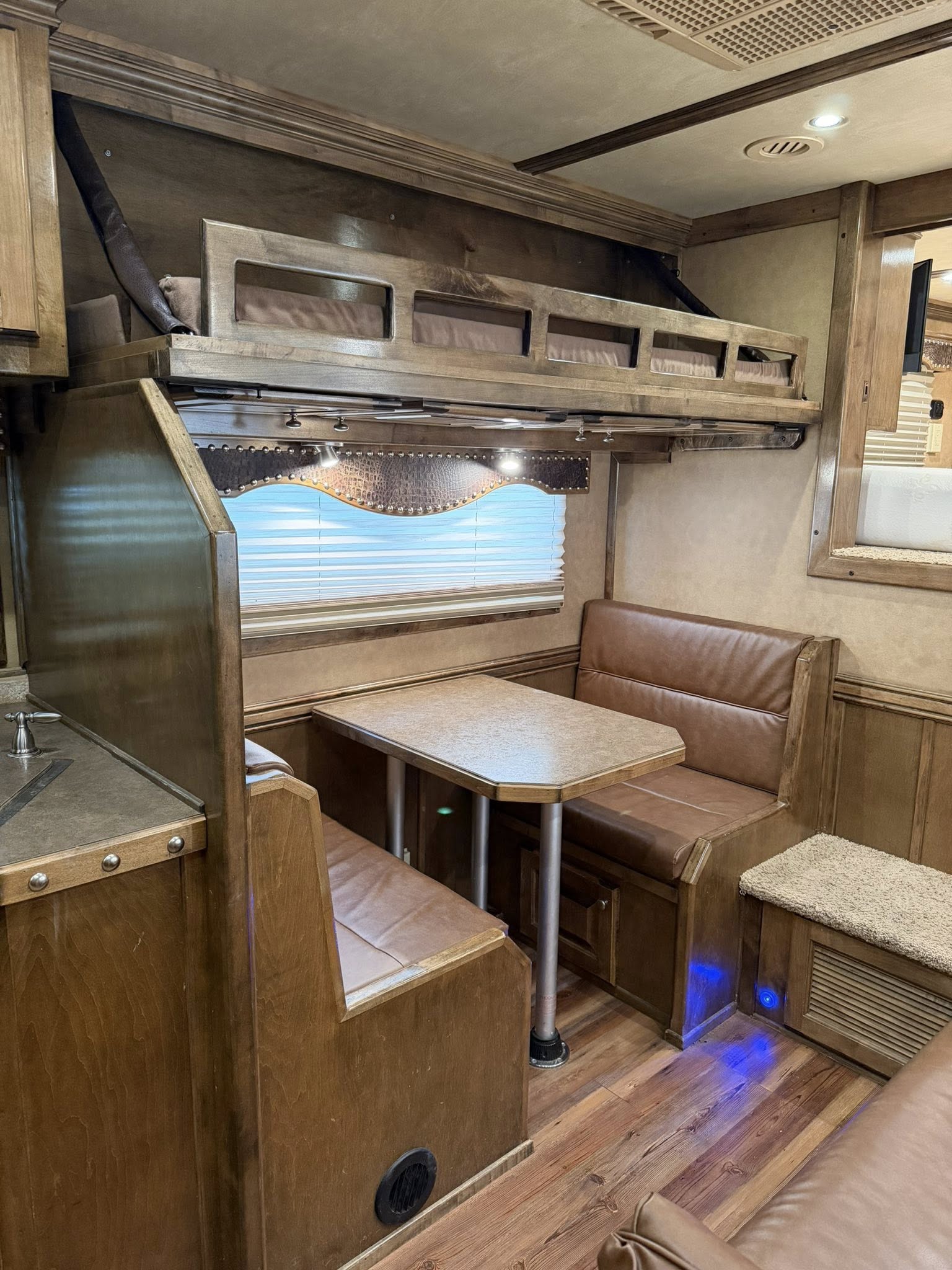 Used Cimarron Horse Trailers for Sale 1