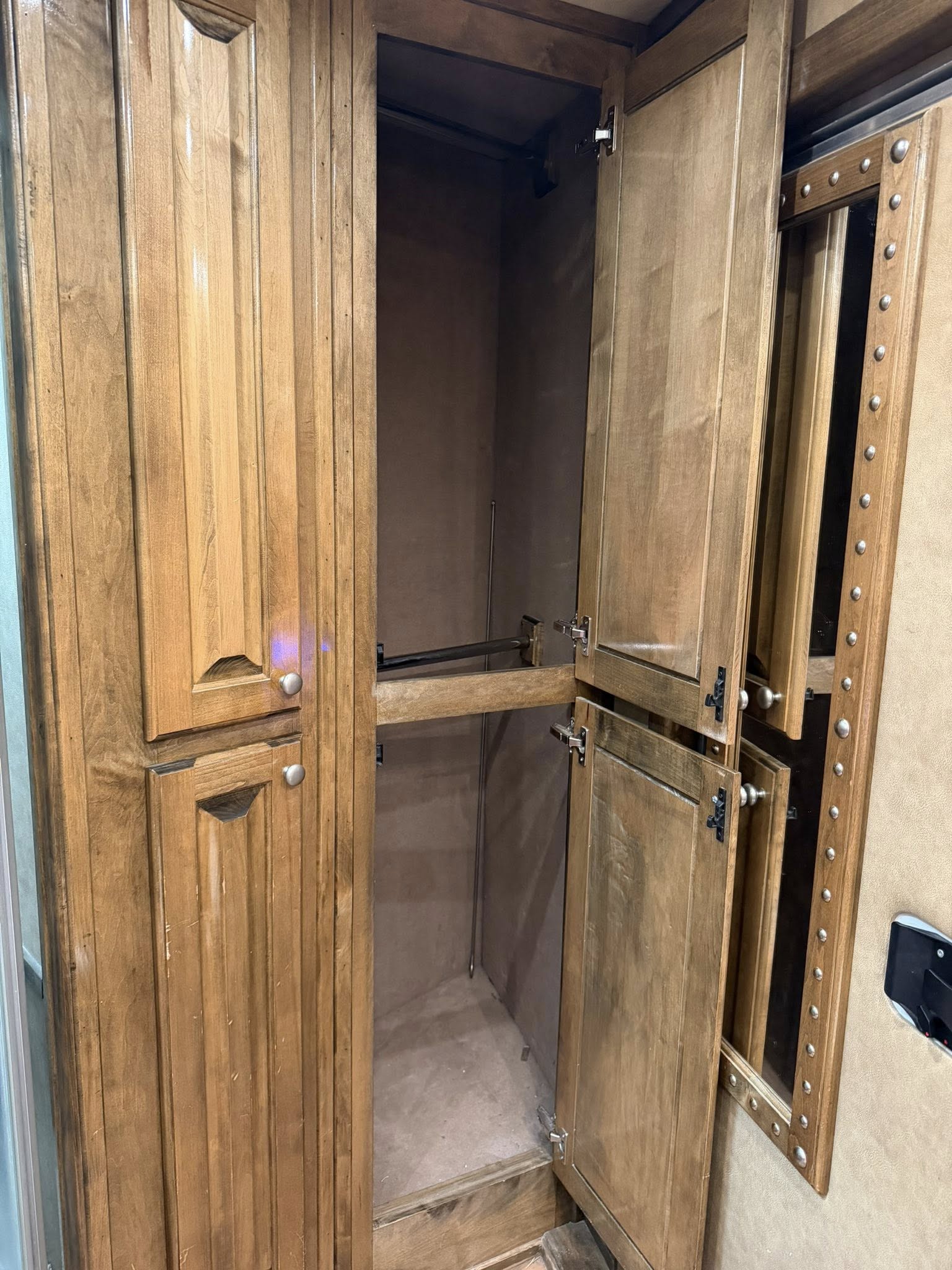 Used Cimarron Horse Trailers for Sale 1