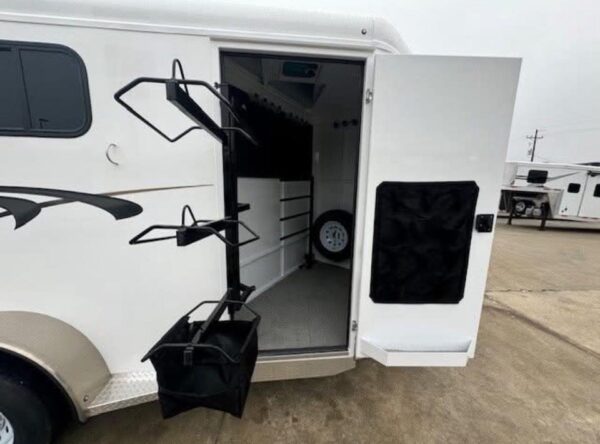 Aluminum Bumper Pull Horse Trailers