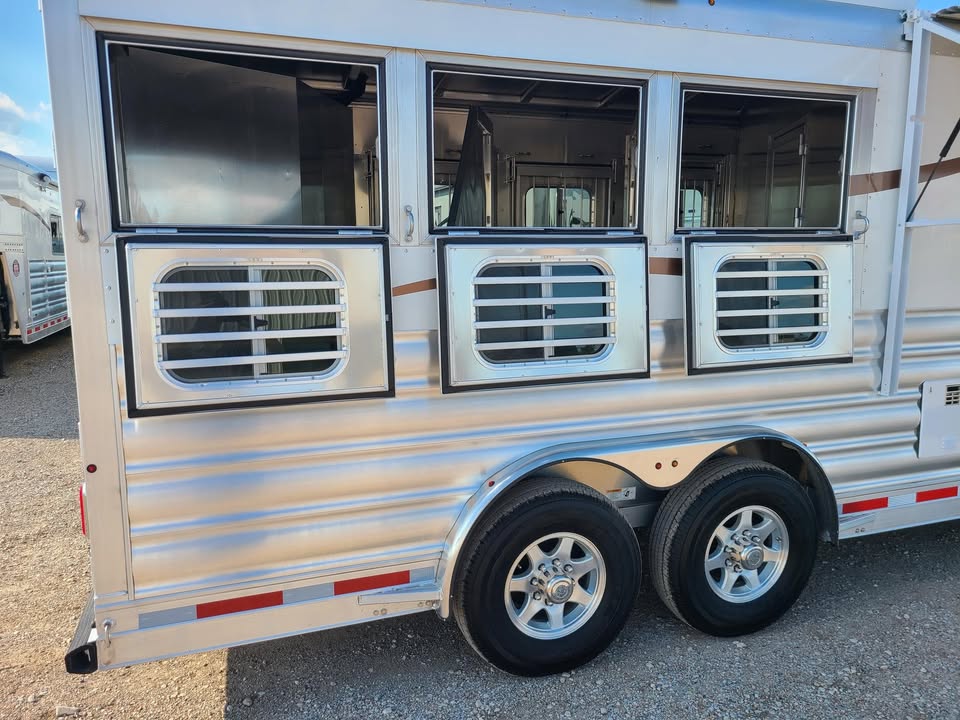 2025 Aluminum Toy Hauler with Living Quarters - Platinum Coach 3 Horse - $89,999 - Image 14