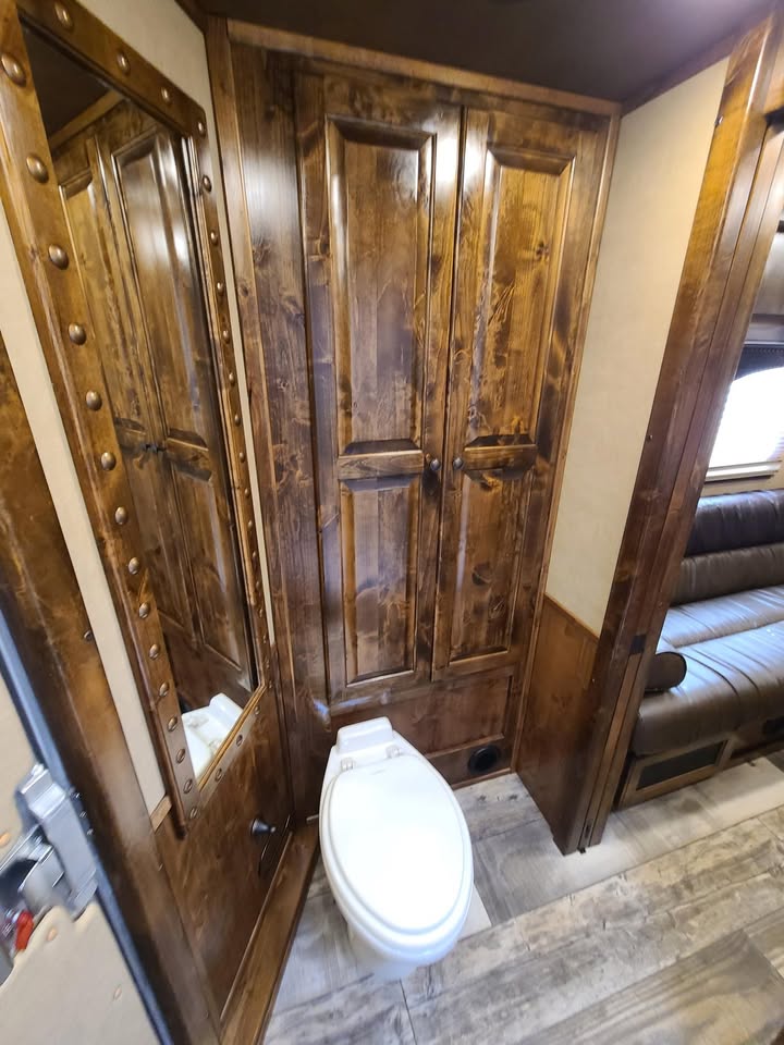 2025 Aluminum Toy Hauler with Living Quarters - Platinum Coach 3 Horse - $89,999 - Image 9