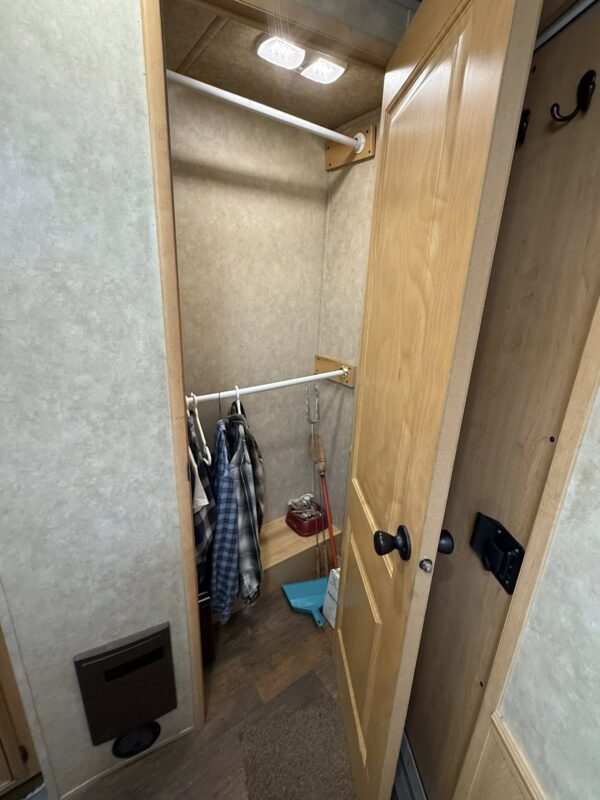 Bison Horse Trailers