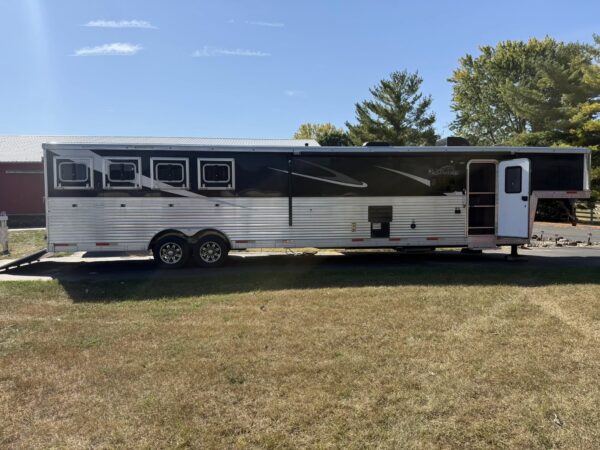 Bison Horse Trailers