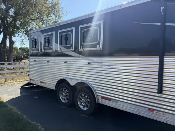 Bison Horse Trailers