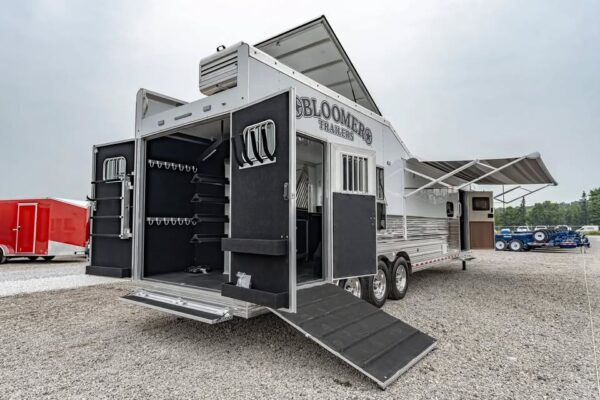 bloomer horse trailers