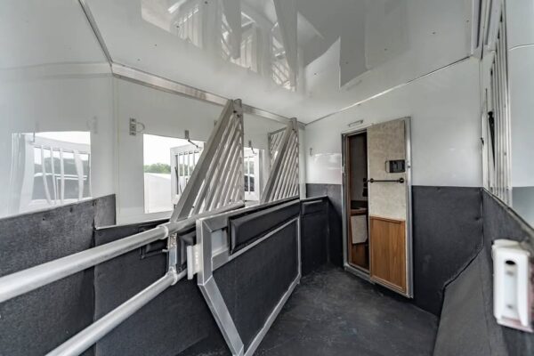 bloomer horse trailers