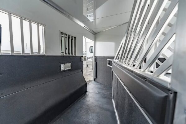 bloomer horse trailers