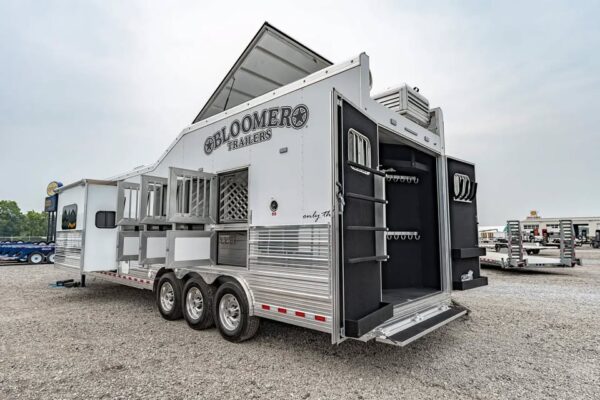 bloomer horse trailers
