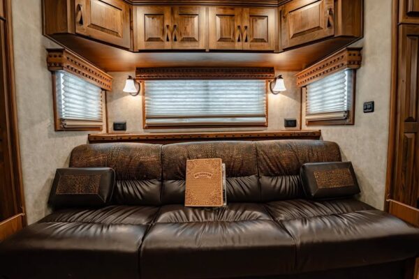 bloomer horse trailers