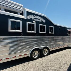 2013-bloomer-horse-trailers-with-living-quarters