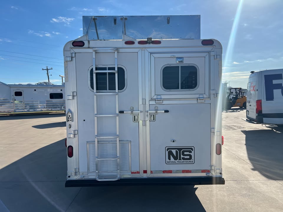 2003 Gooseneck Horse Trailer with Living Quarters - 3 Horse Side Load - $45,999 - Image 10
