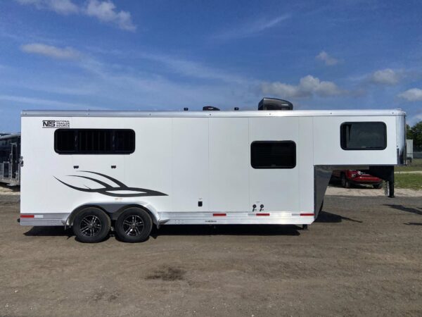 gooseneck horse trailers