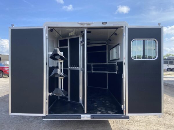 gooseneck horse trailers