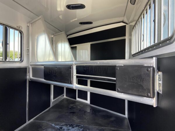 gooseneck horse trailers