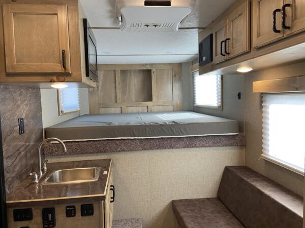 gooseneck horse trailers