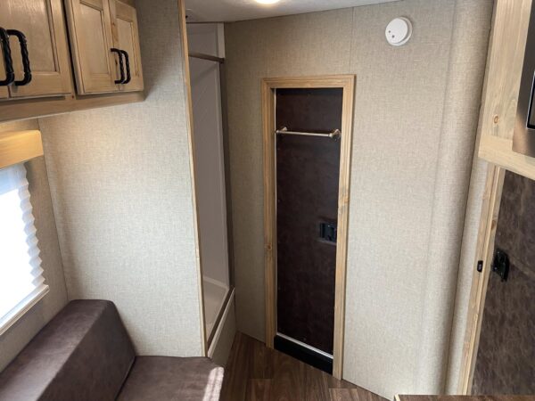 gooseneck horse trailers