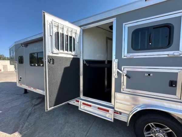 Lakota Horse Trailers