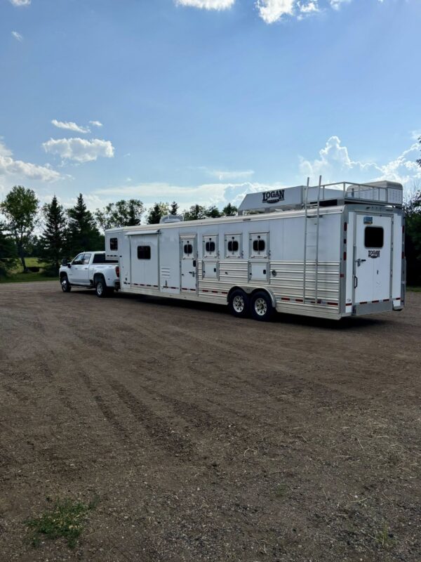 Logan Coach Horse Trailers
