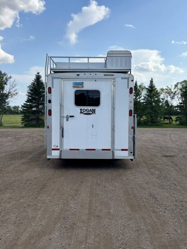 Logan Coach Horse Trailers