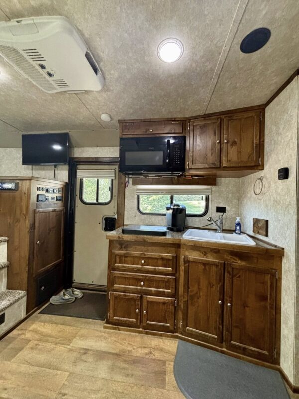 Logan Coach Horse Trailers