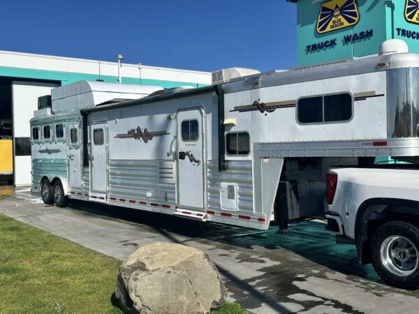 Platinum Horse Trailers