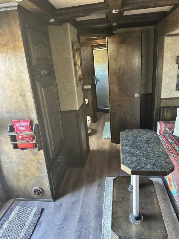 2007 Platinum Horse Trailers - 4 Horse with 17' Short Wall Plus Slide - $94,600 - Image 11