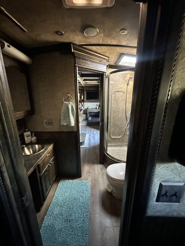2007 Platinum Horse Trailers - 4 Horse with 17' Short Wall Plus Slide - $94,600 - Image 9
