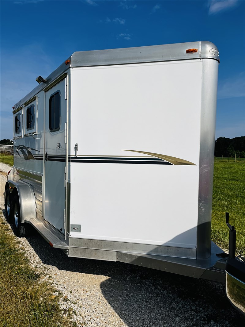 2 Horse Bumper Pull Trailers