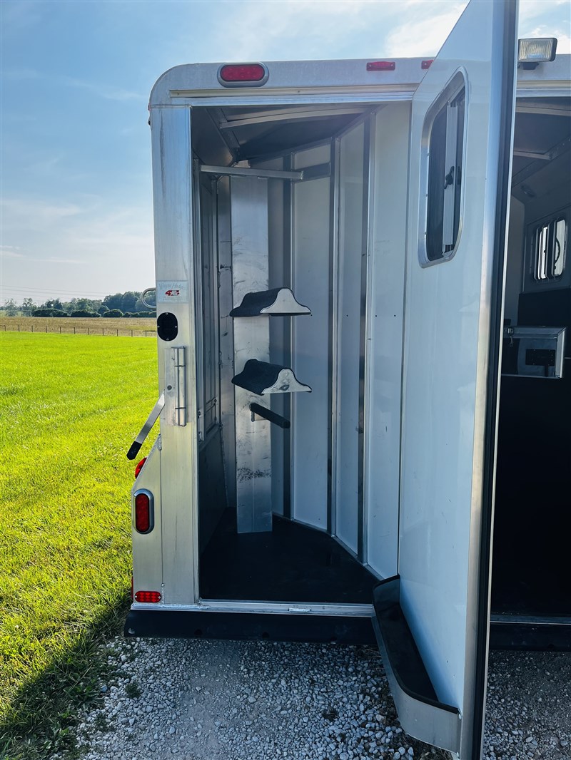 2 Horse Bumper Pull Trailers