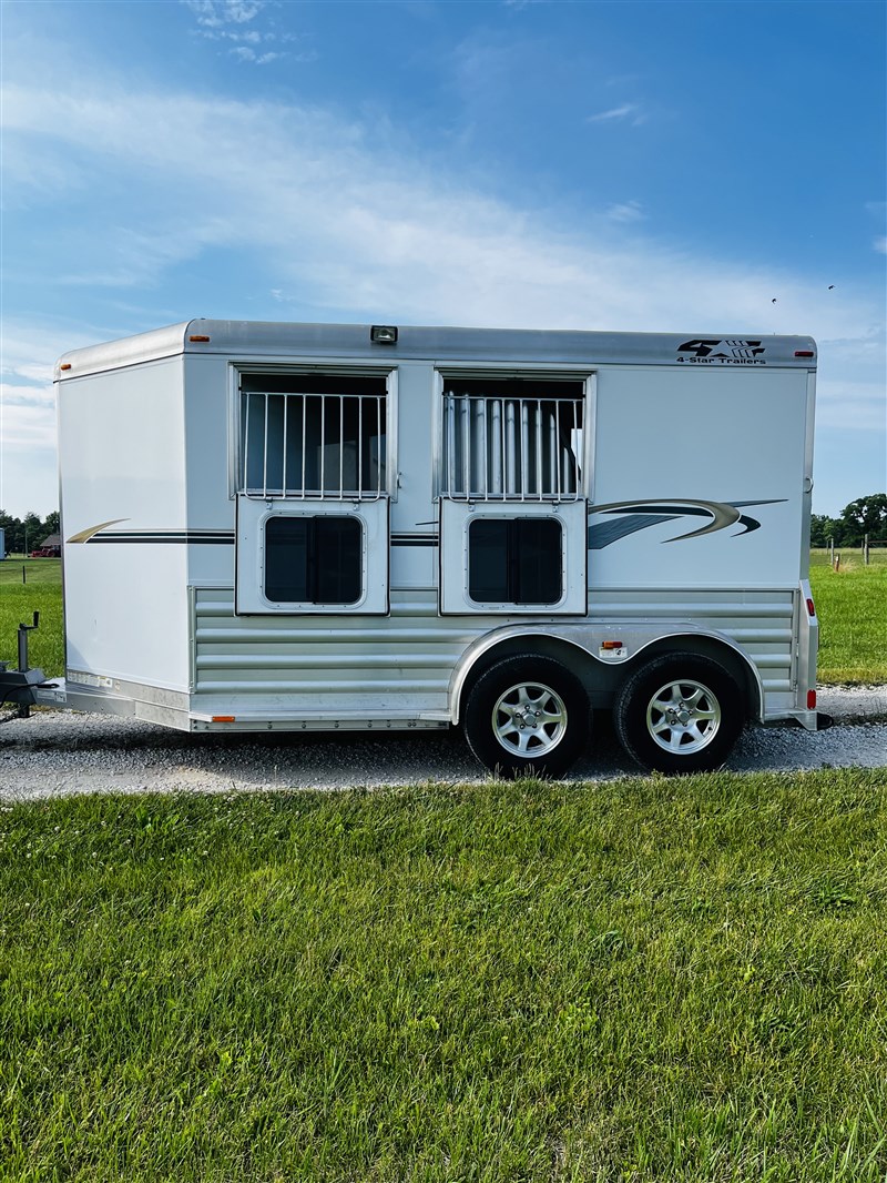 2 Horse Bumper Pull Trailers