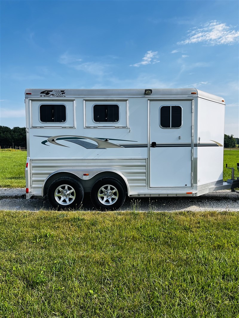2 Horse Bumper Pull Trailers