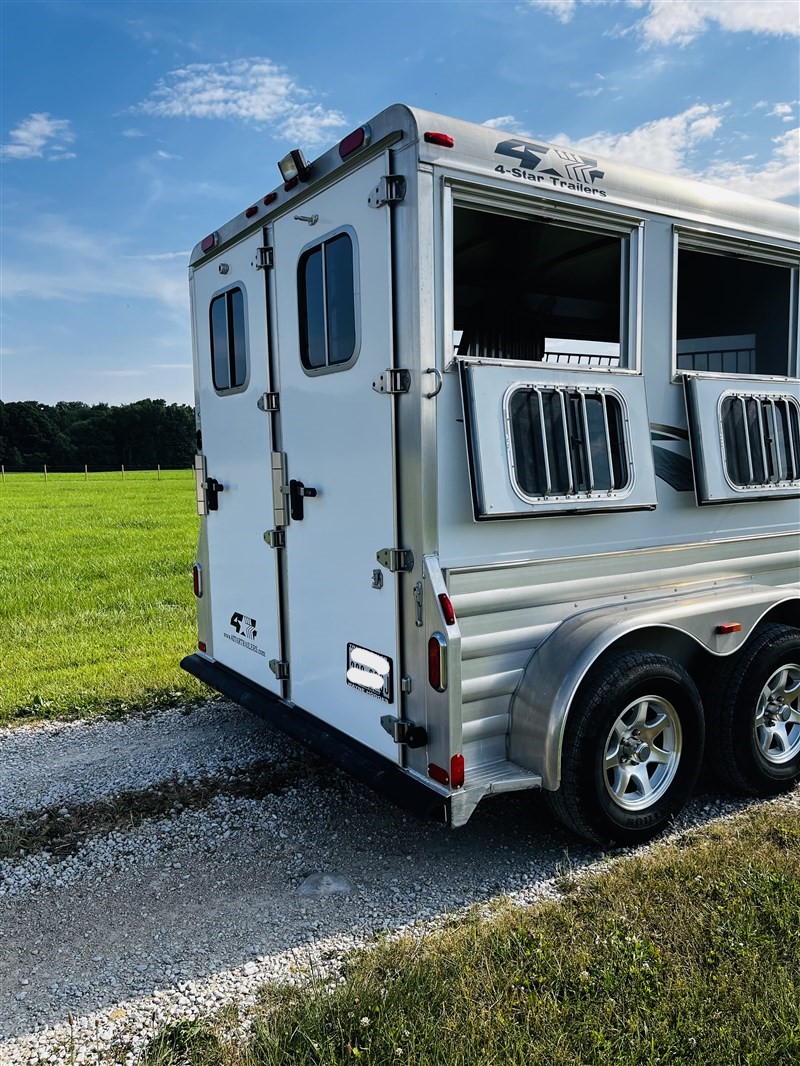2 Horse Bumper Pull Trailers