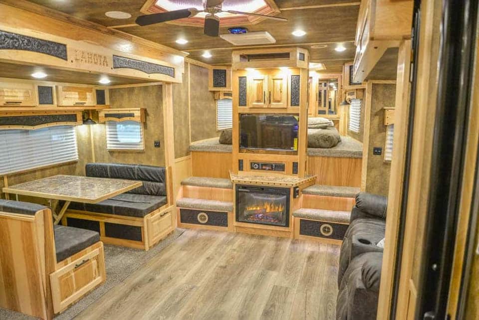 4 horse horse trailers for sale