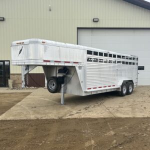 used-featherlite-livestock-trailers