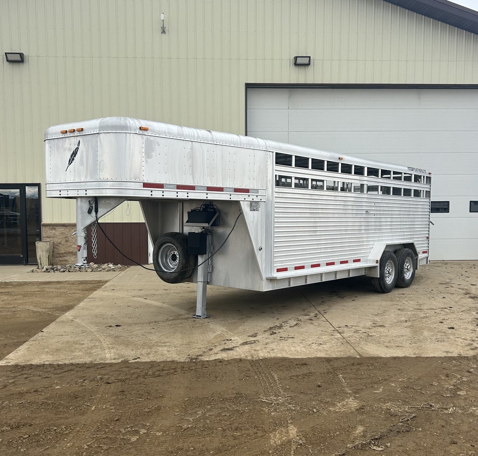 featherlite livestock trailers