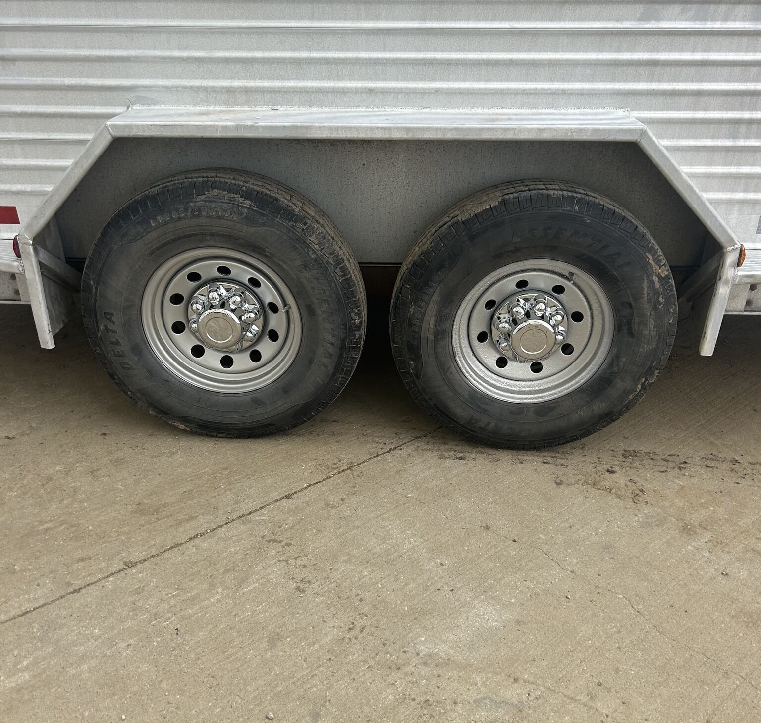 featherlite livestock trailers