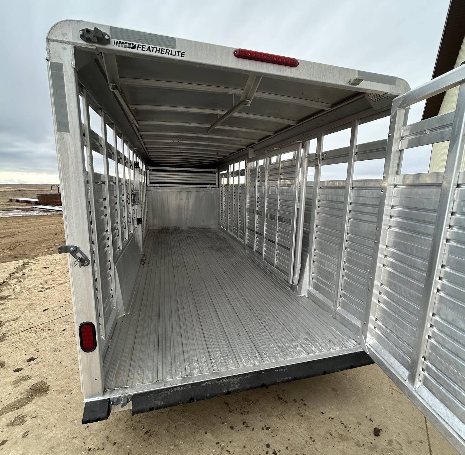 featherlite livestock trailers