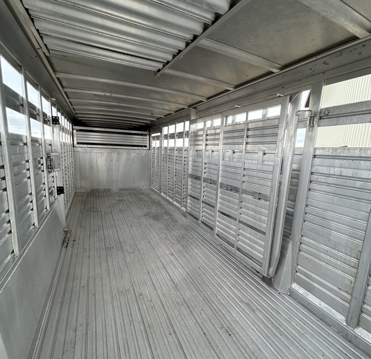 featherlite livestock trailers