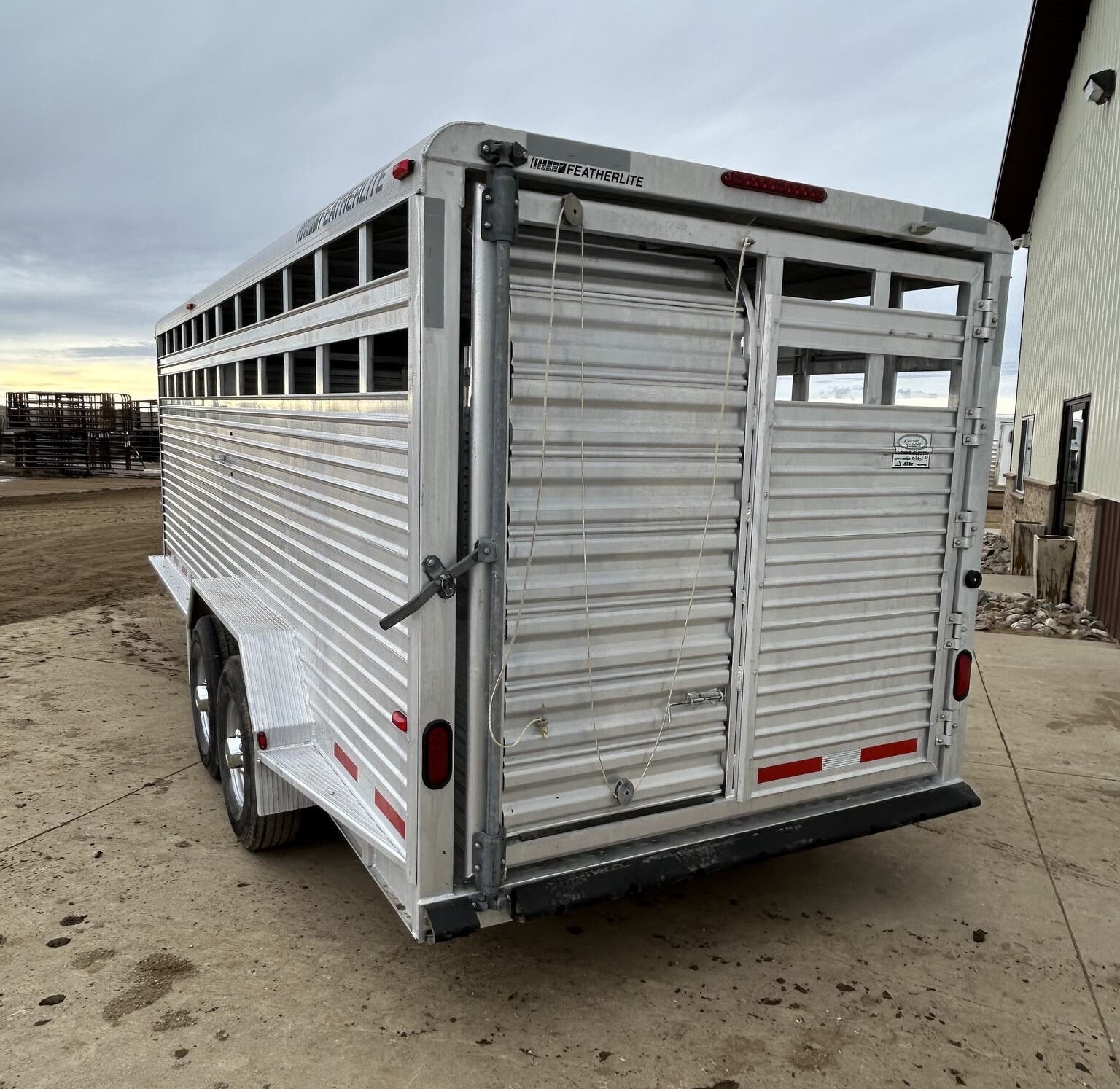 featherlite livestock trailers