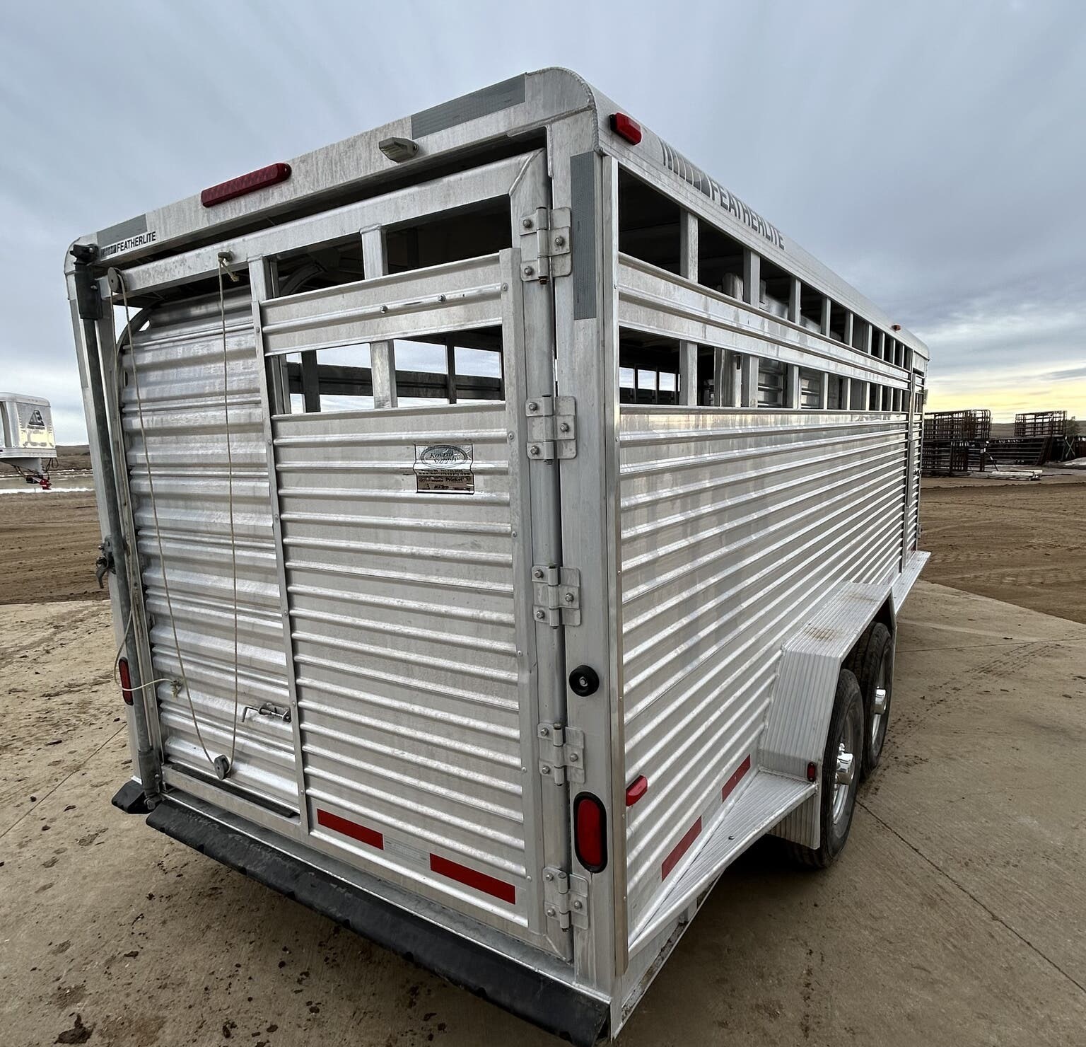 featherlite livestock trailers