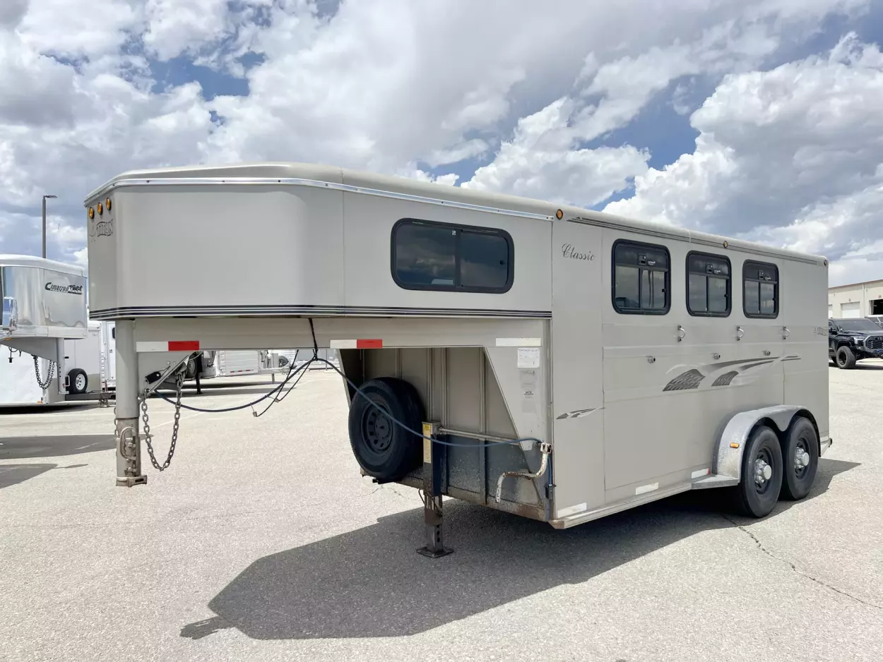 Titan Horse Trailers