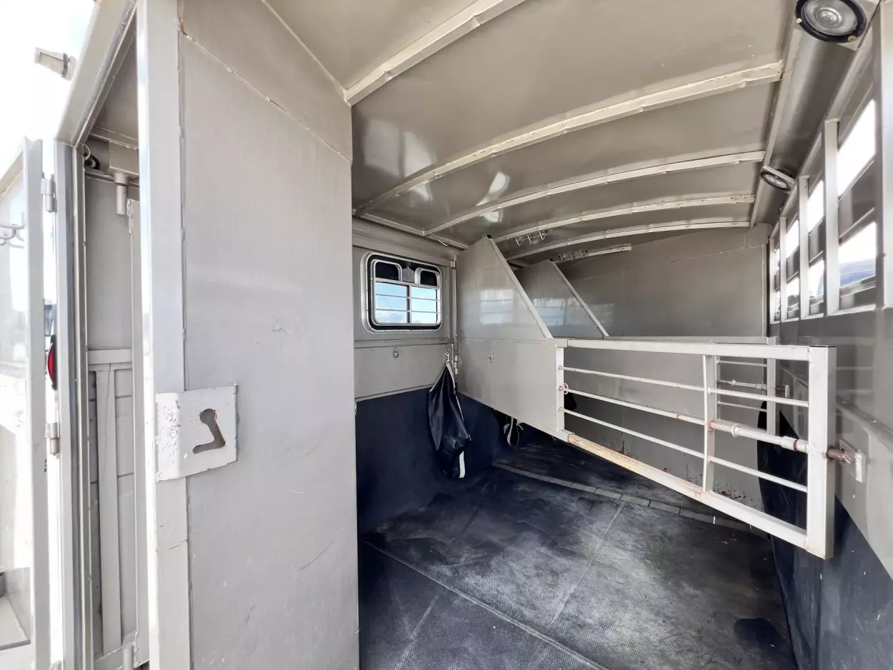 Titan Horse Trailers