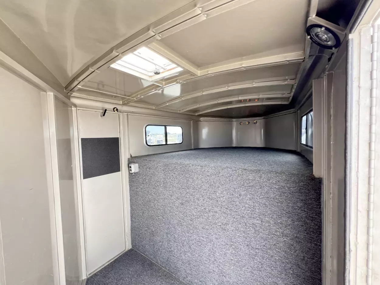 Titan Horse Trailers