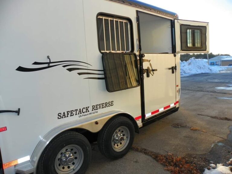 Double D Horse Trailers